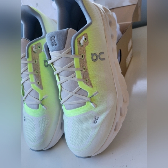 On Running Cloudtilt Wome's Sneakers Lime/Ivory Size 11 NIB - Picture 2 of 5